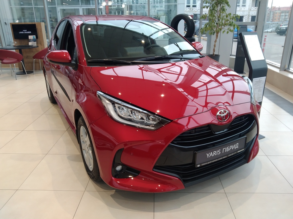 Toyota YARIS HYBRID